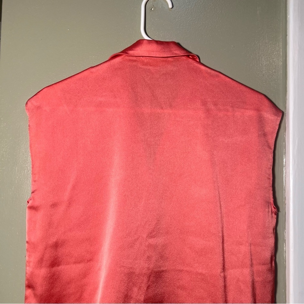Philosophy Women's Size XS Satin Finish Button Down Blouse Coral Pink Sleeveless - Picture 6 of 9